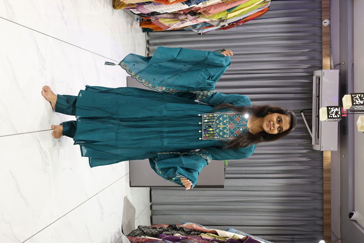 Latkan Mirror Patch Hevay Pair (Rama Green)