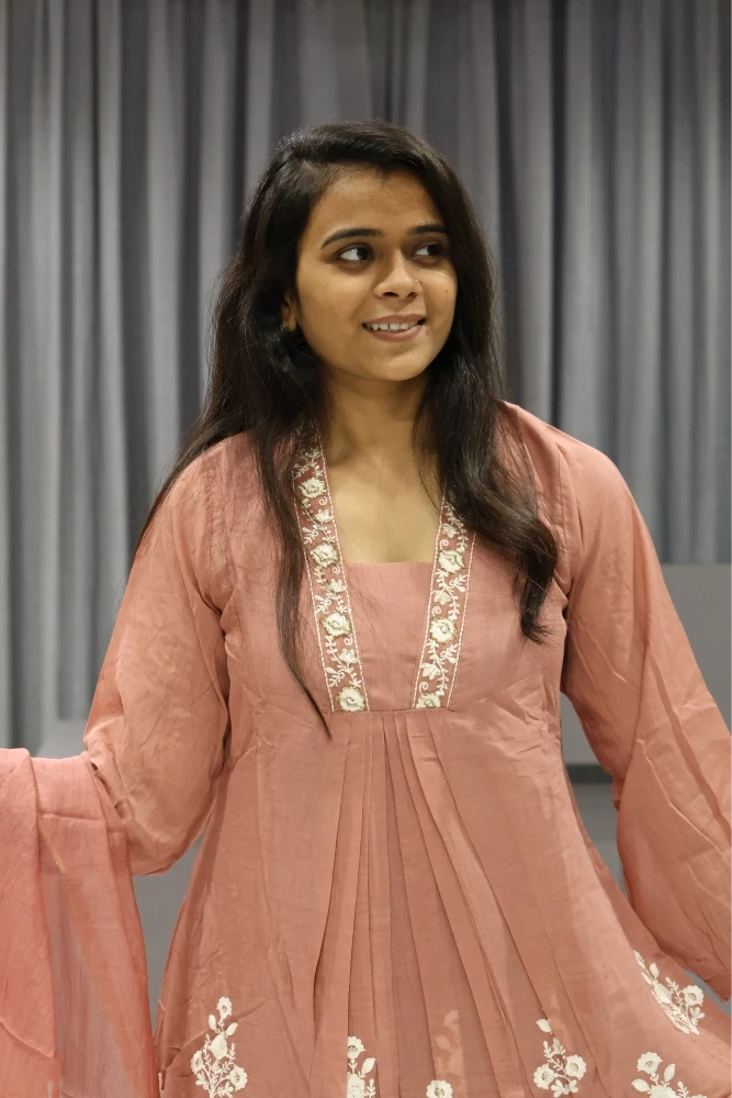 V Neck Daman Work Heavy Pair ( Peach )