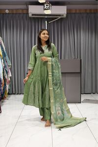 Kali Neck Work Round Pant Pair ( Pista )