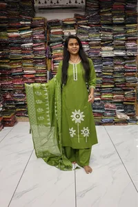 Flower Work Aline Pair (Parrot)