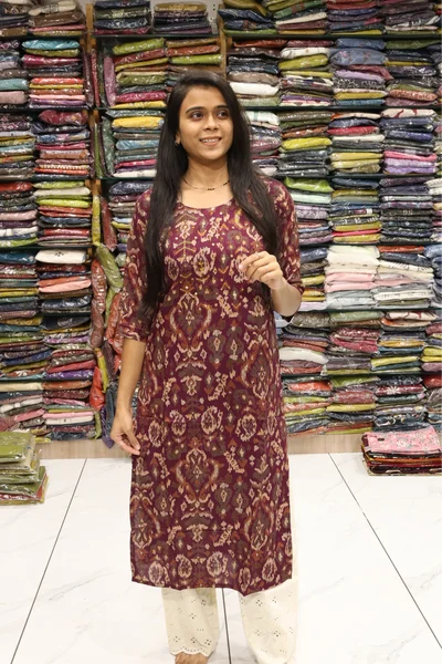 Keri Patola Kurti