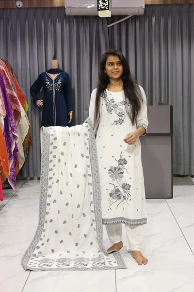 Flower Butti Besna Pair