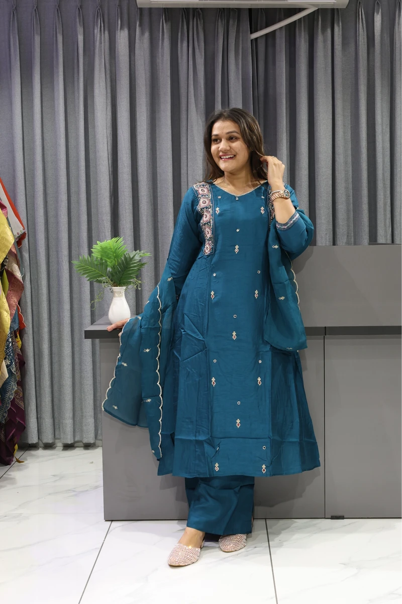 Aline Kalkatti Work Heavy Pair