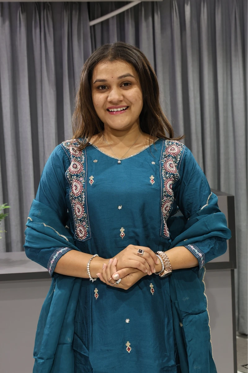 Aline Kalkatti Work Heavy Pair