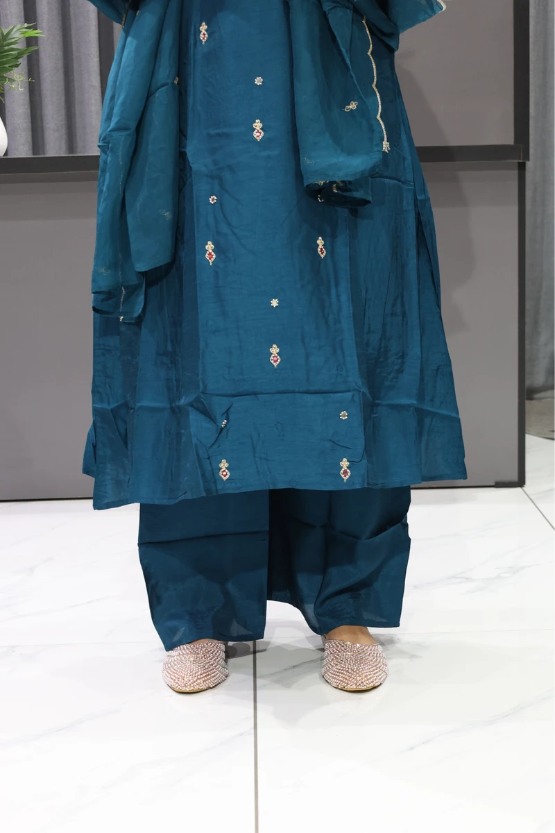 Aline Kalkatti Work Heavy Pair