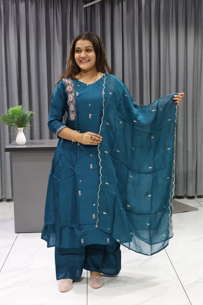 Aline Kalkatti Work Heavy Pair