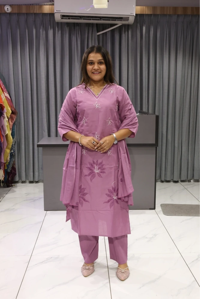 V Neck Pan Butti Work Duptta