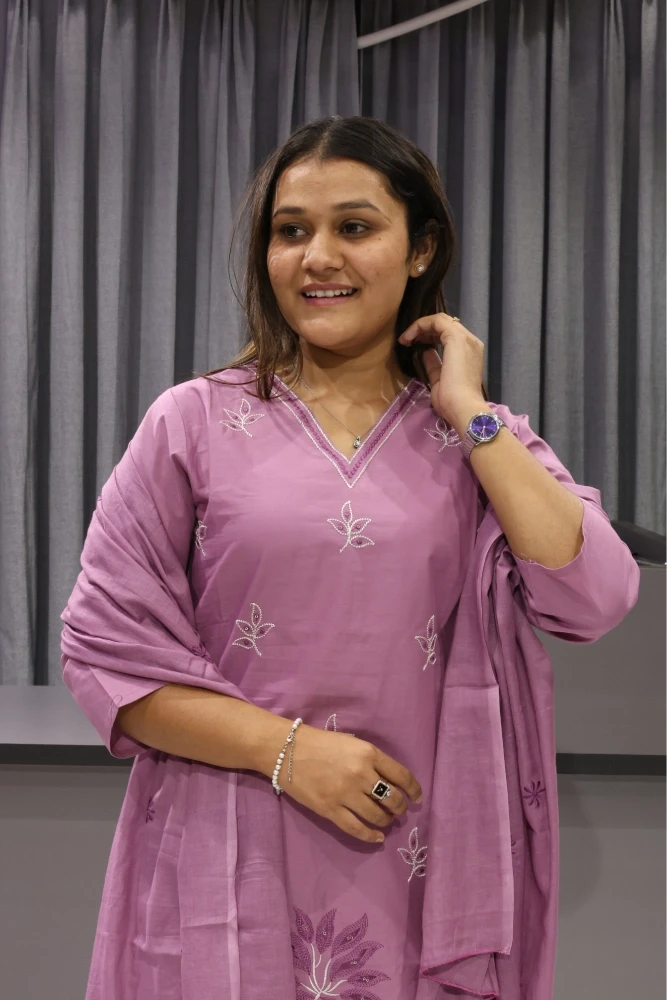 V Neck Pan Butti Work Duptta