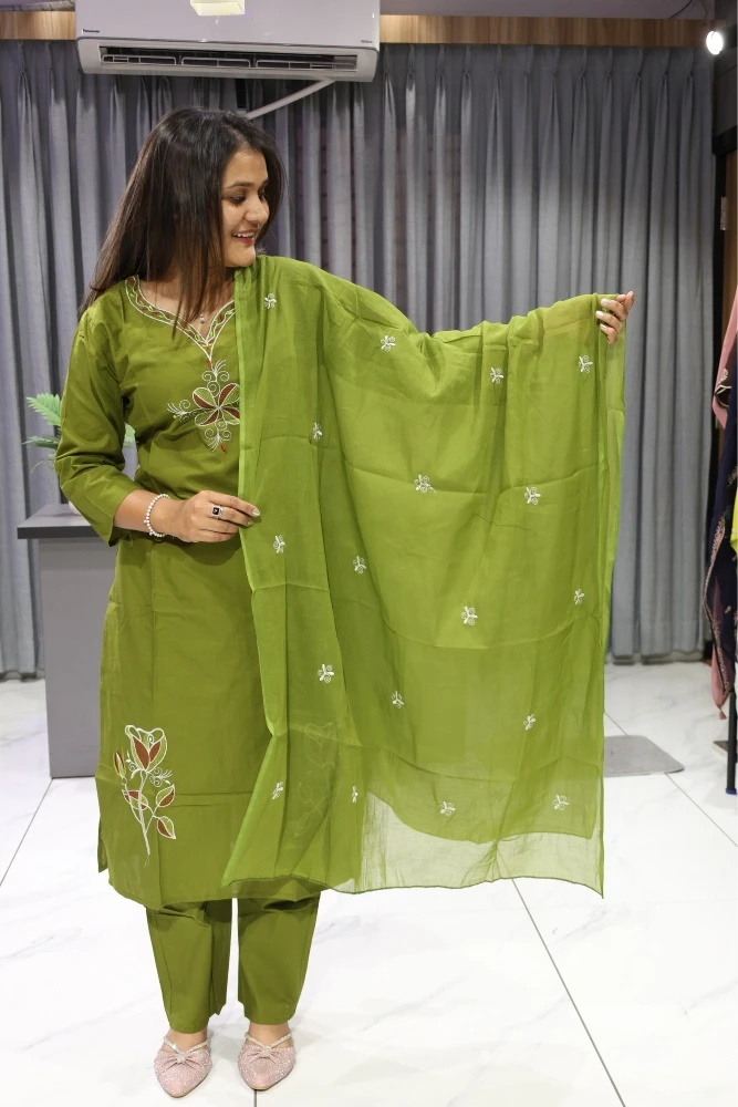 Daman Rose Work Duptta Pair