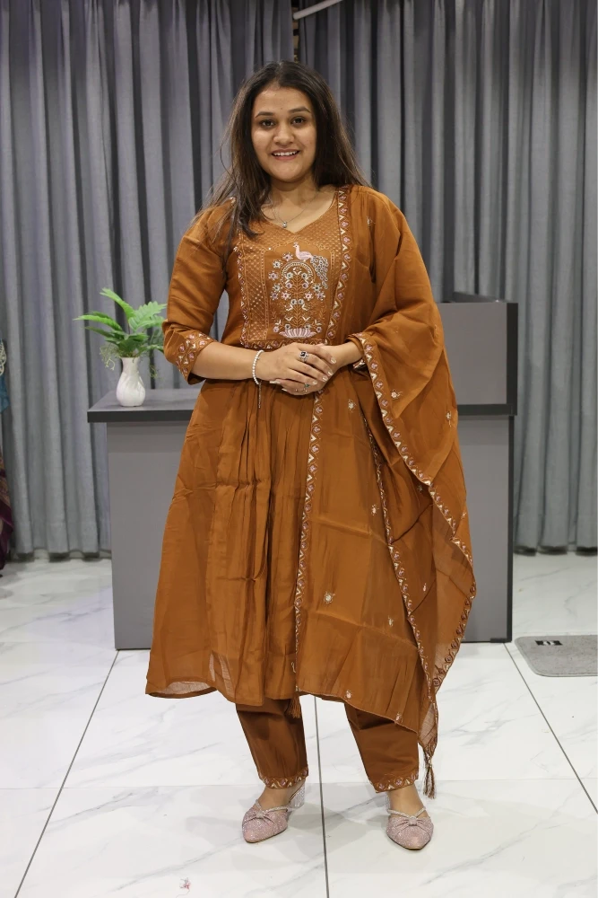 Peacock Neck Work Flat Round Work