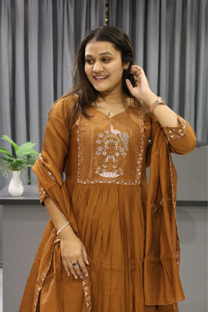 Peacock Neck Work Flat Round Work