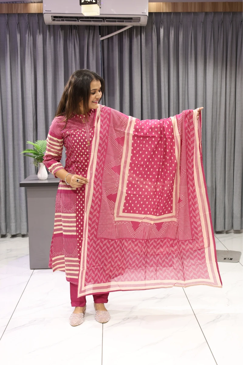 A Line Round Cottan Duptta Pair