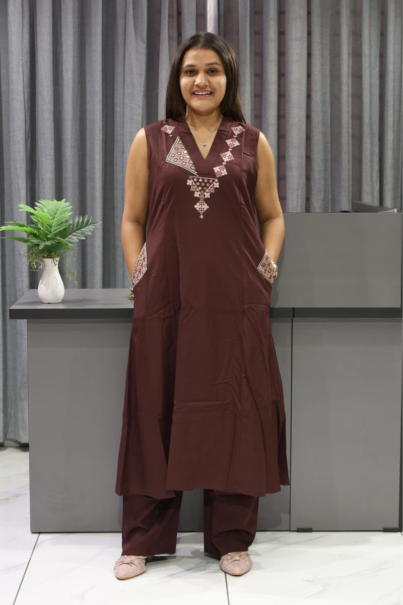 V Neck Pocket Work Plaza Pair