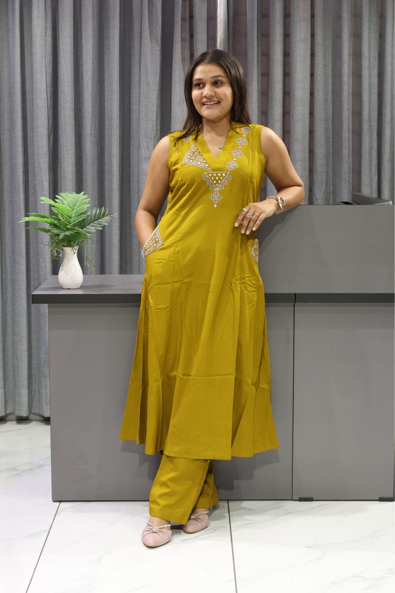 V Neck Pocket Work Plaza Pair