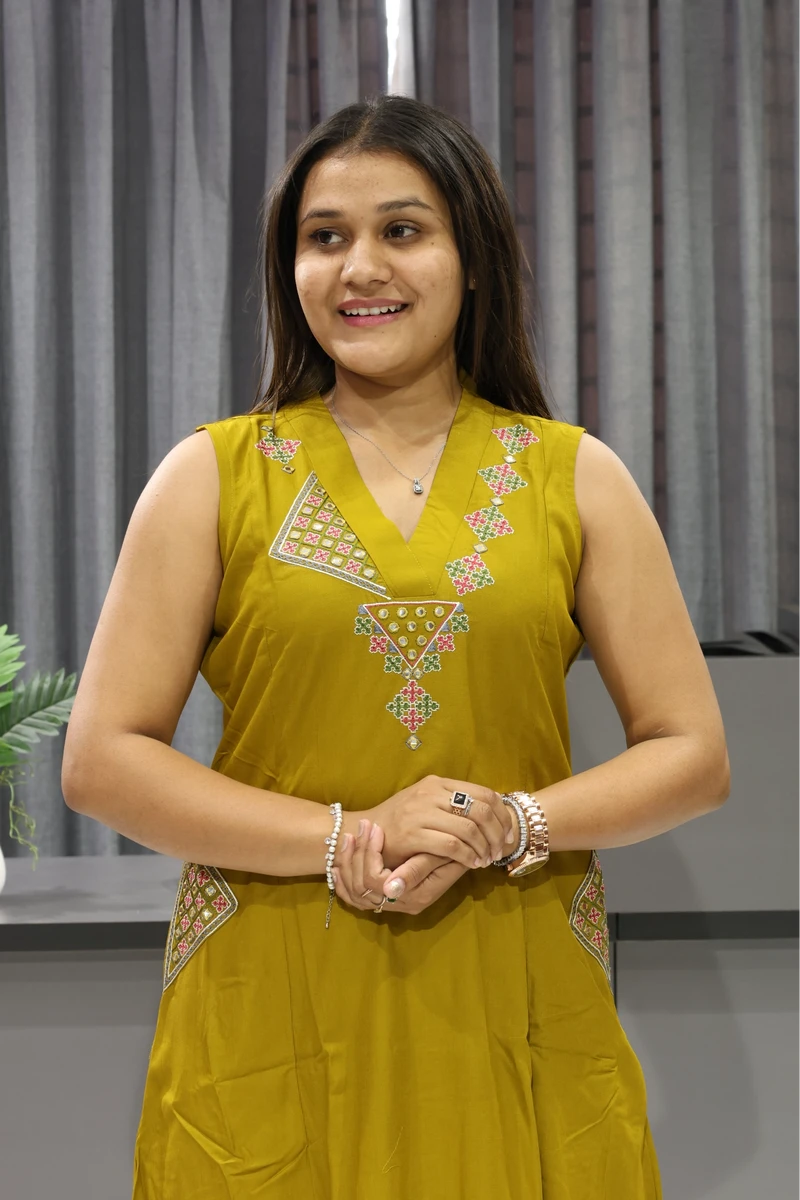 V Neck Pocket Work Plaza Pair