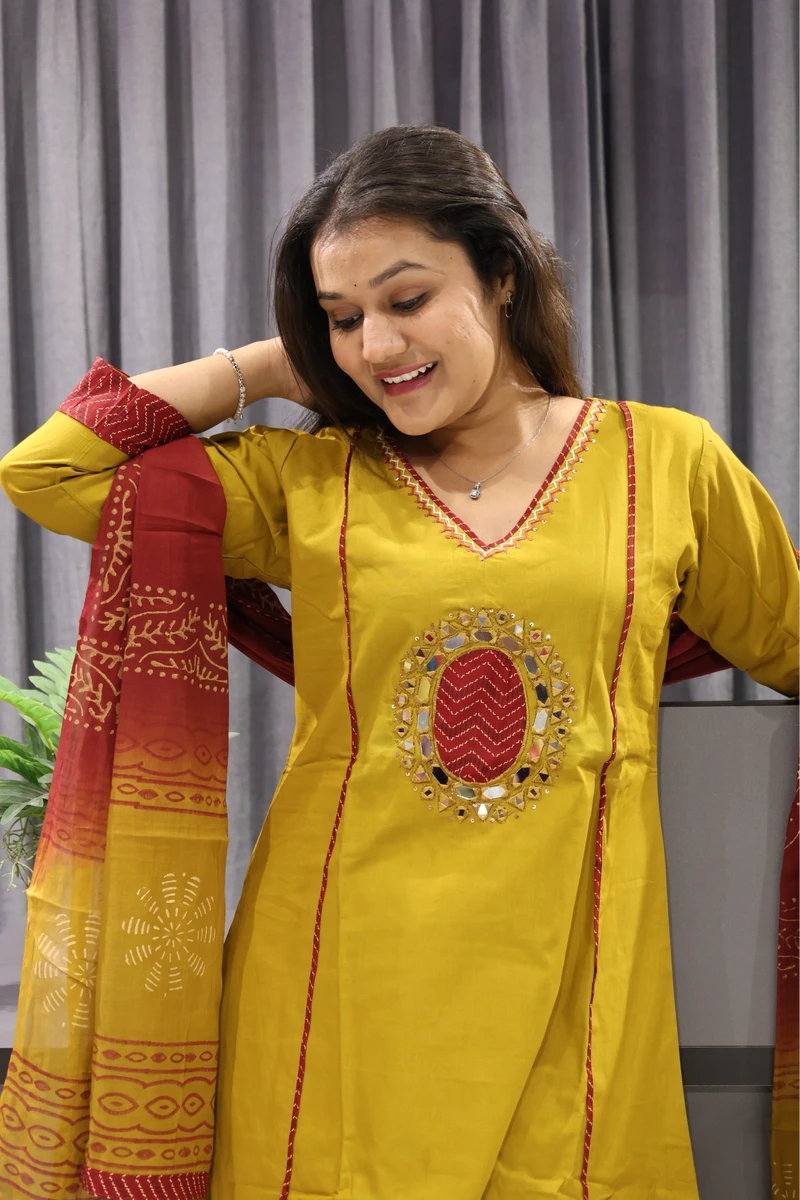 Applique With Mirror Duptta Pair