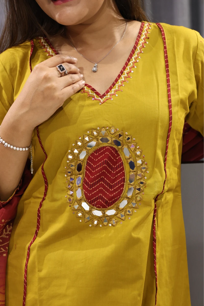 Applique With Mirror Duptta Pair