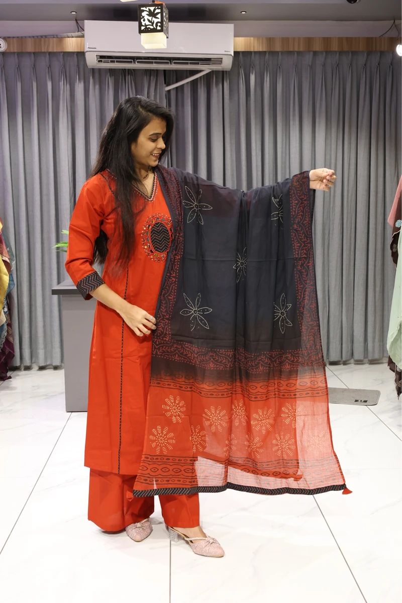 Applique With Mirror Duptta Pair