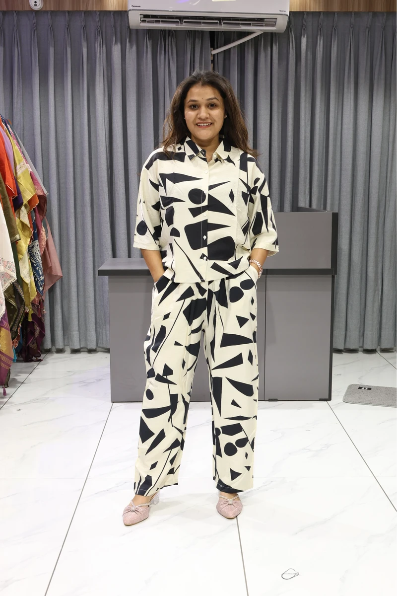 Triangle Printed Cord Set