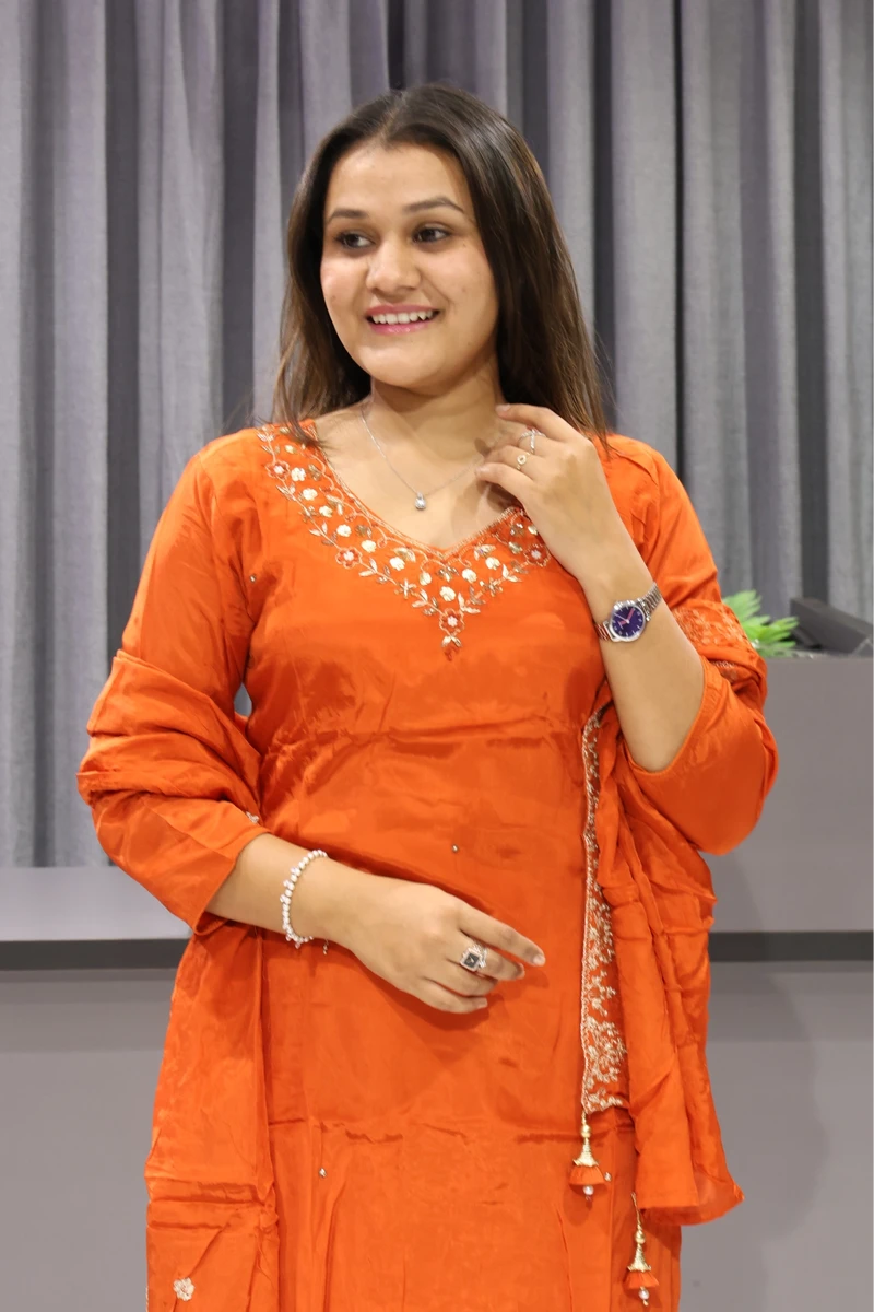 Hand Work Straight Duptta Pair