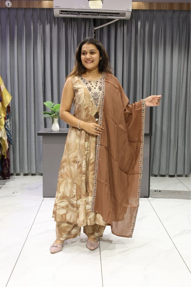 V Neck Mirror Work Round Duptta Pair