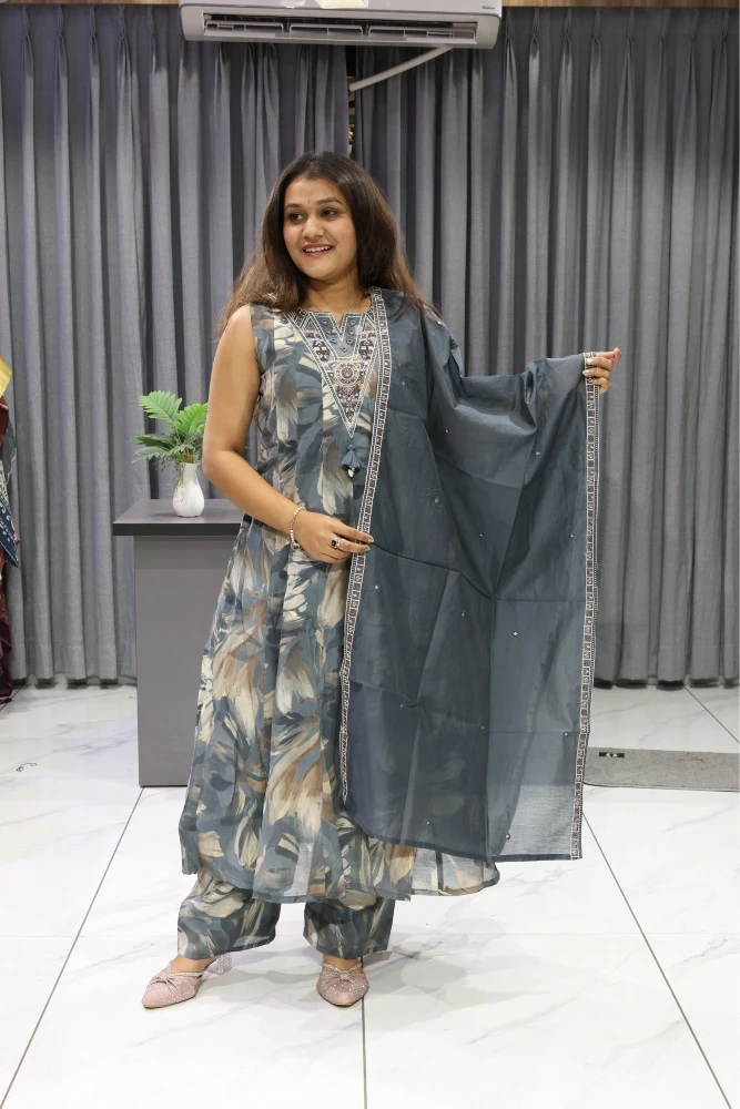 V Neck Mirror Work Round Duptta Pair