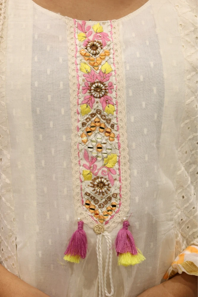 Chikan Work Round Pair