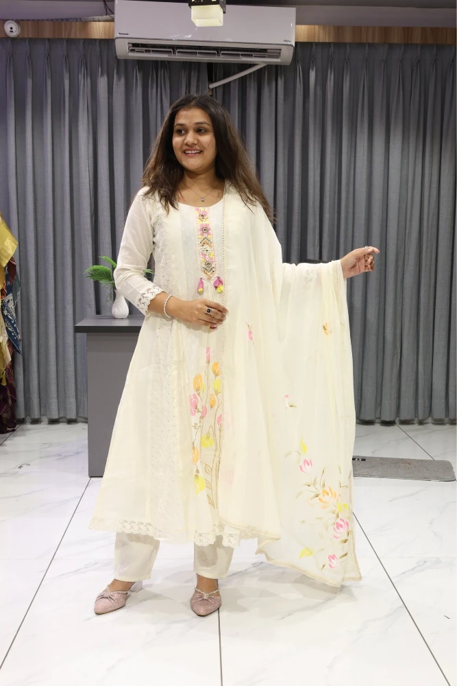 Chikan Work Round Pair