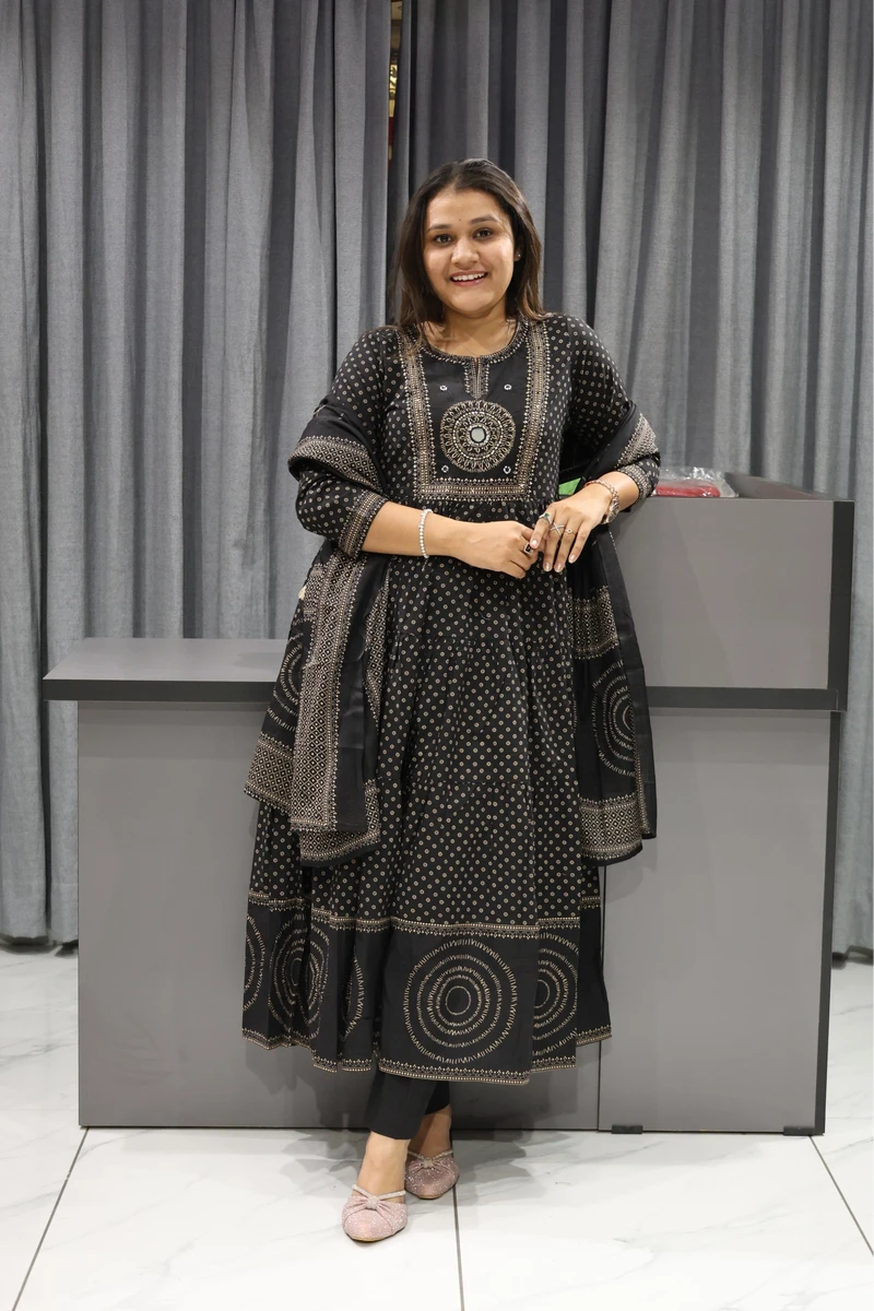 Neck Work Mall Cottan Ghera Pair