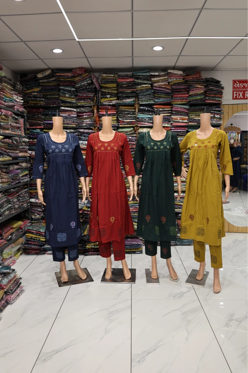 Neck Katchi Work Round Pant Pair