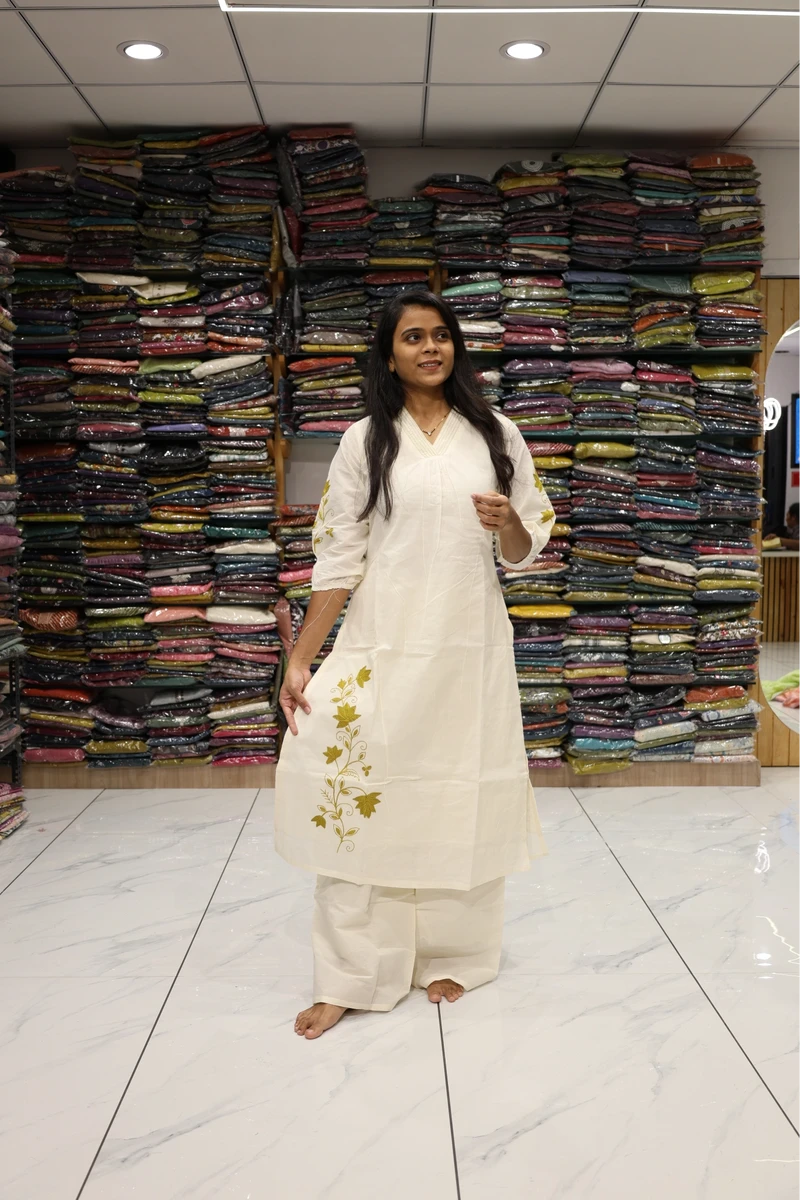 Applique Work Plaza Pair