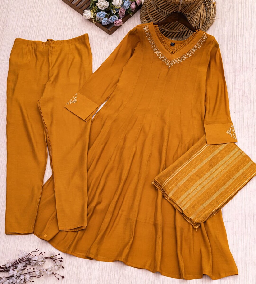 Neck Work Kali Round Pair