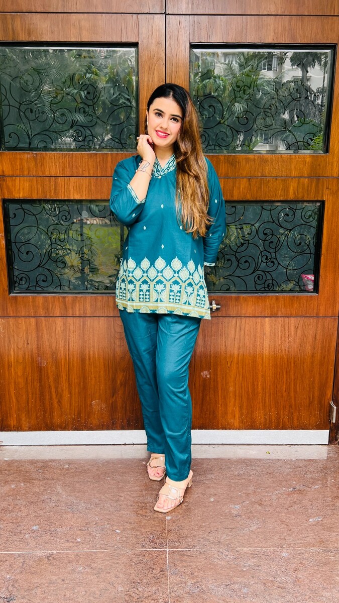 V Neck Mal Cotton Cord Set