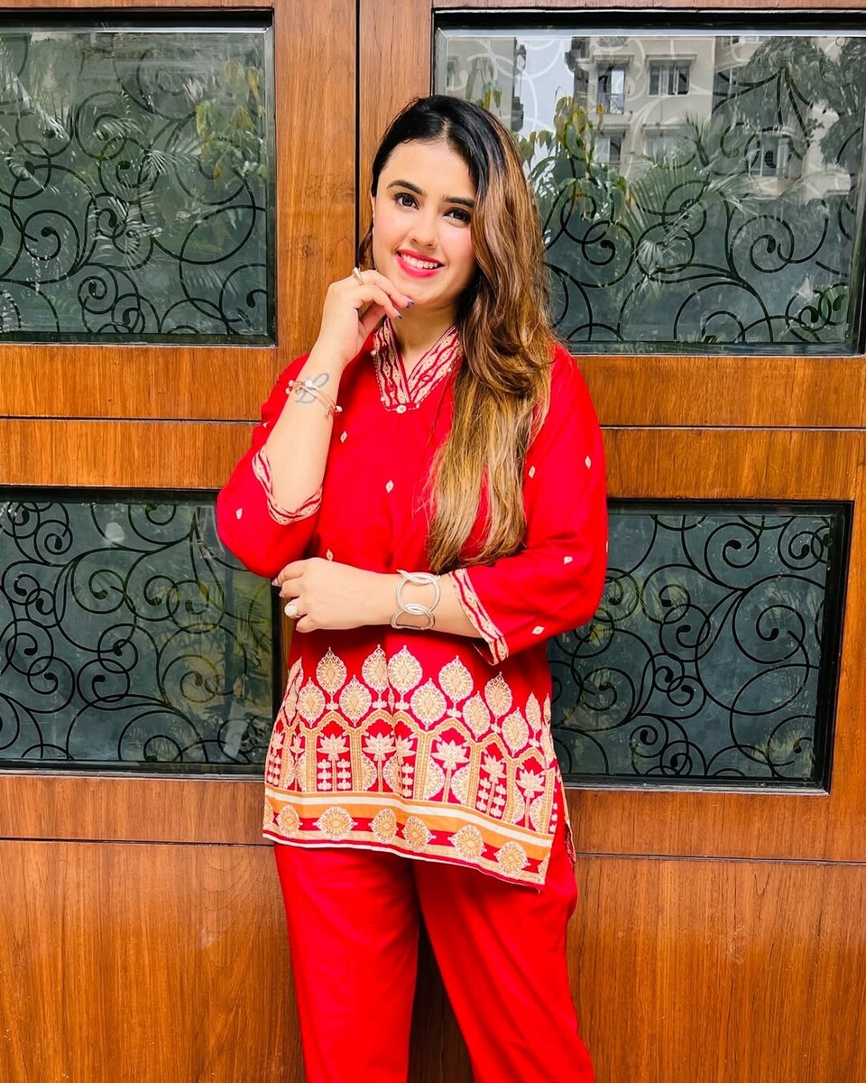 V Neck Mal Cotton Cord Set