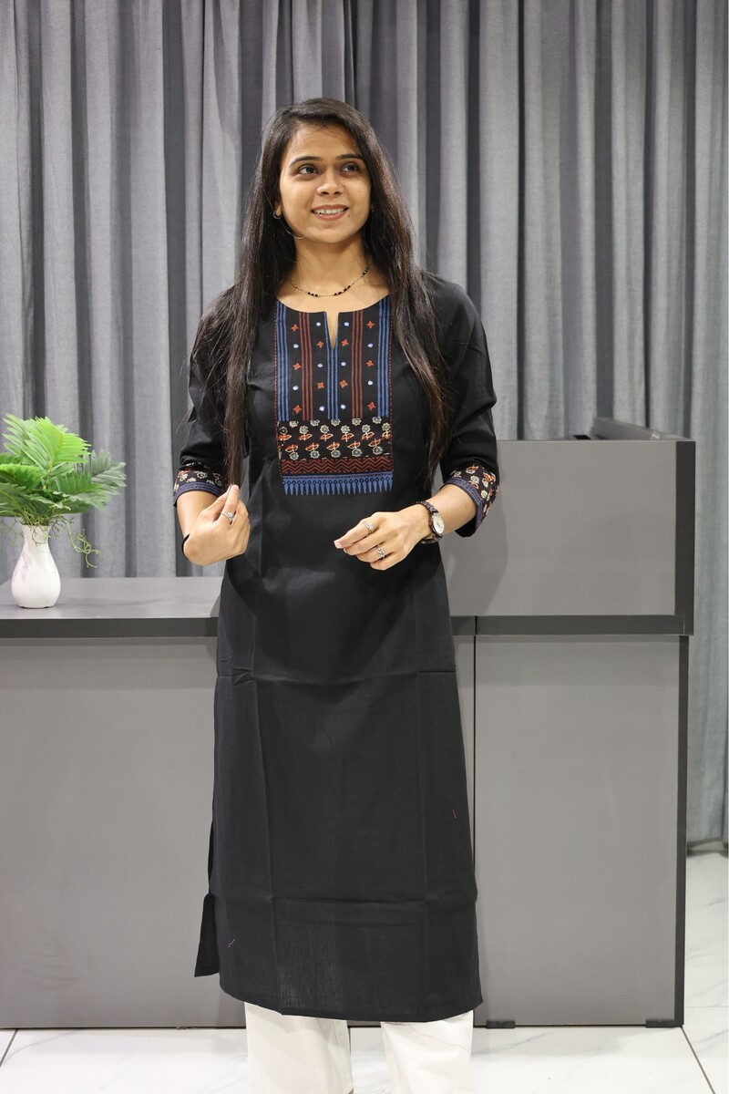 Black Dablu Work Aline Kurti