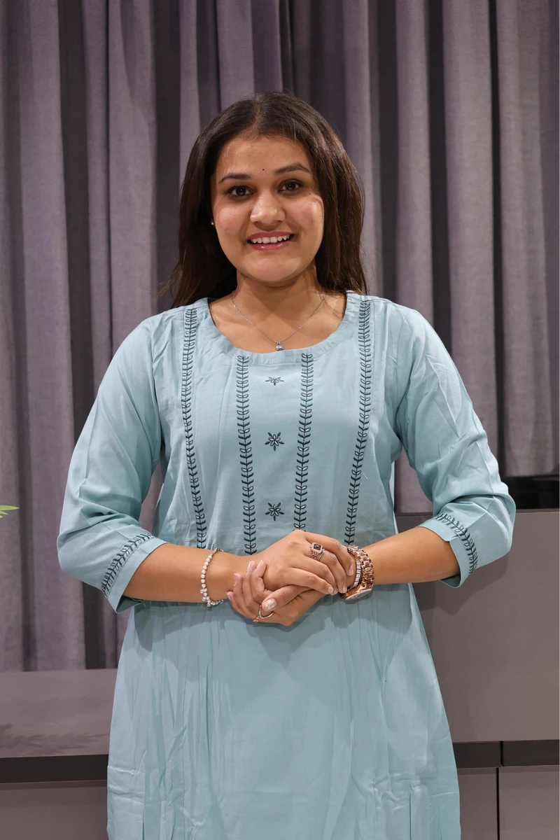 Vela Embroidery Work Aline Kurti