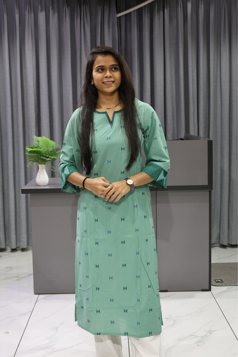 Stright Dhaga Work Kurti