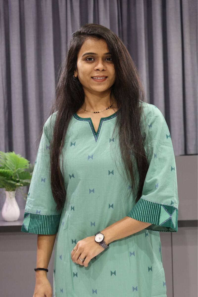 Stright Dhaga Work Kurti