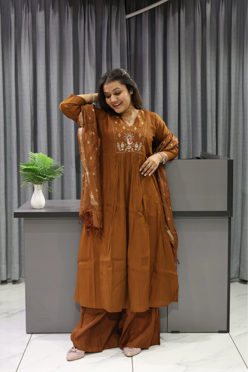 Peacock Neck Work Round Pair