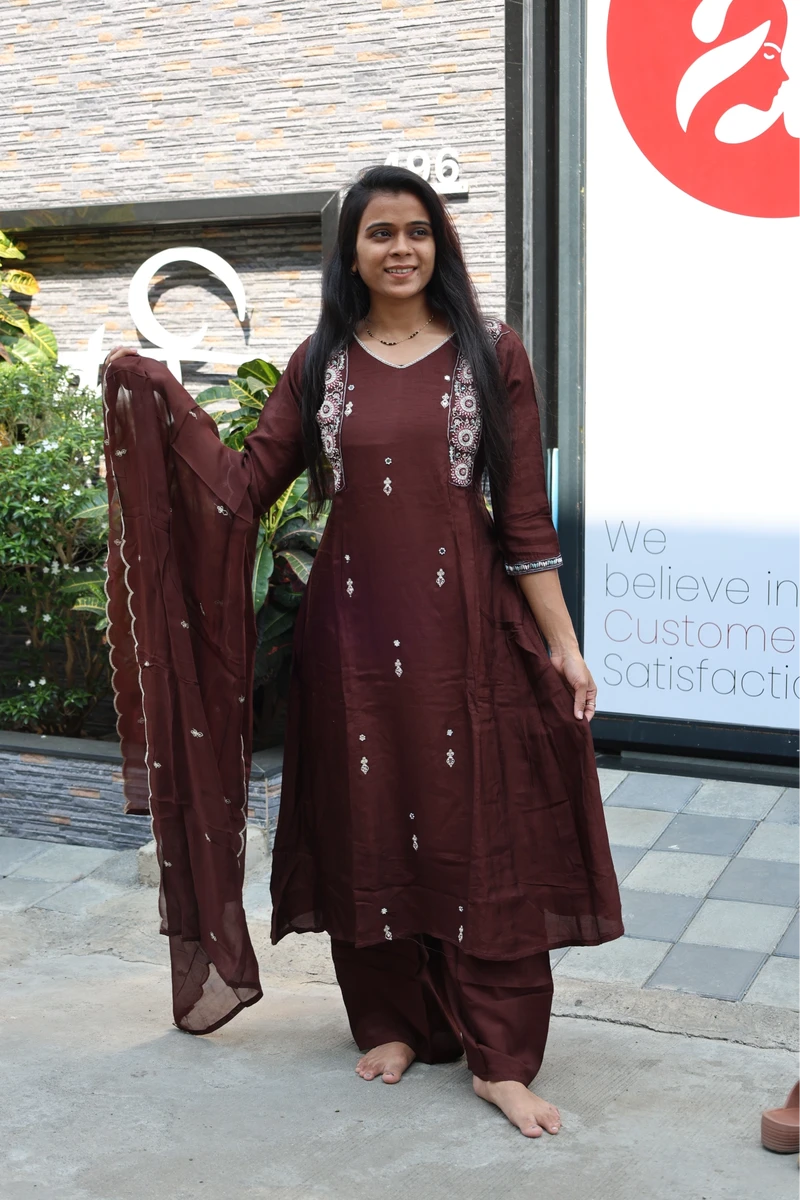 Aline Kalkatti Work Heavy Pair