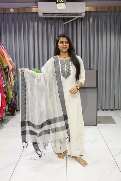 Circle Work White Dupatta Pair