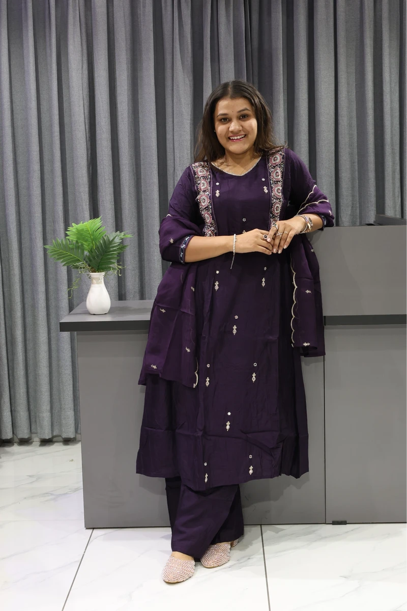 Aline Kalkatti Work Heavy Pair