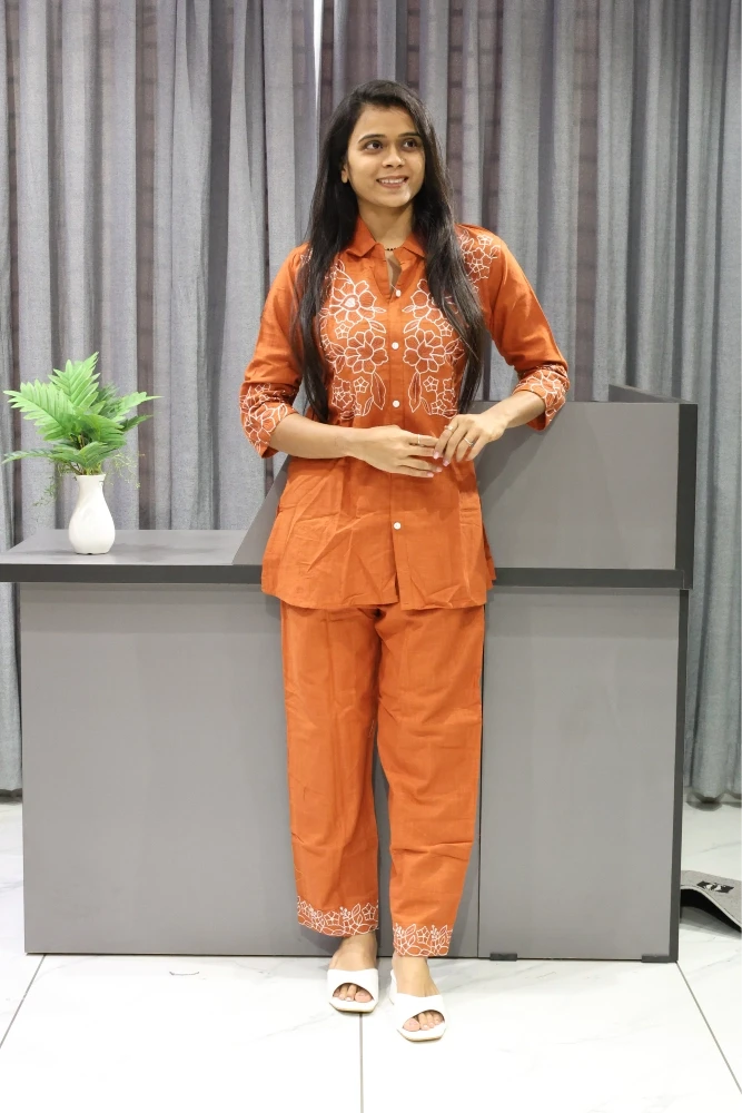 Collar With Flower Work Cord Set