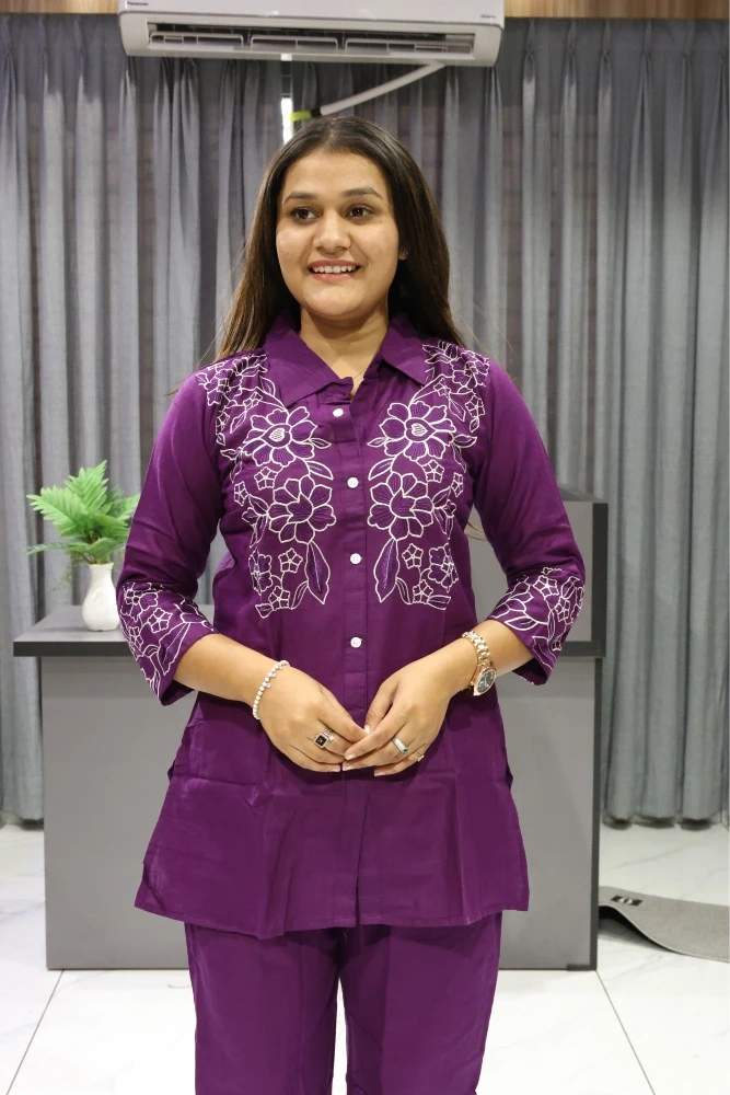 Collar With Flower Work Cord Set